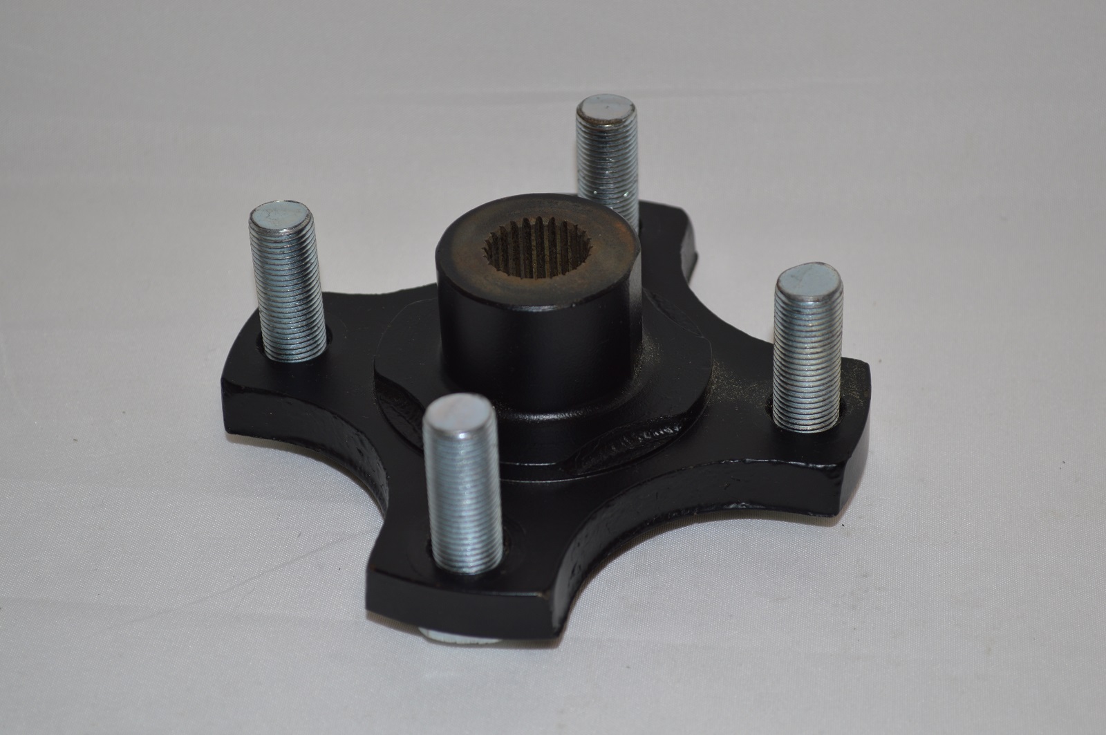 EZGO RXV Electric Golf Cart 2008Up Rear Wheel Axle Hub 604112